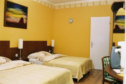 Sunset Motel Szombathely Zimmer foto